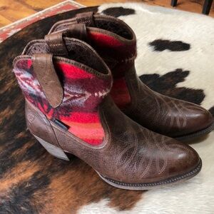 BRAND NEW Ariat Pendleton short boots size 11